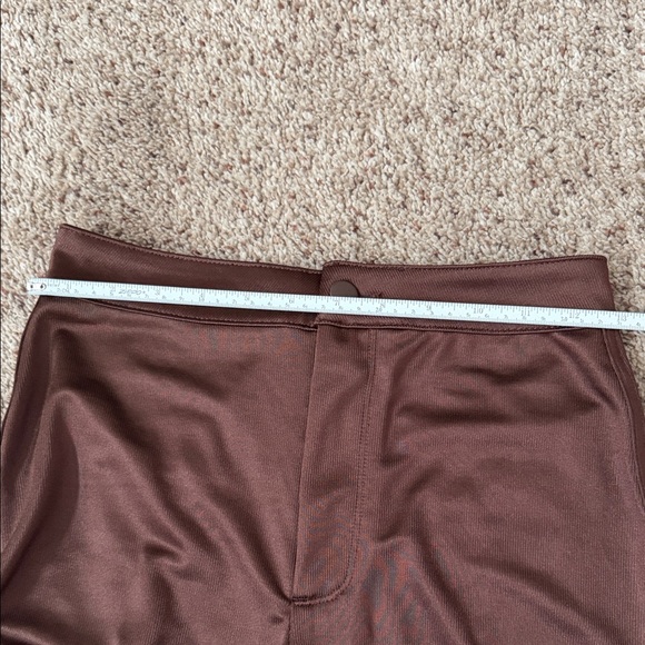 SKIMS Brown Skinny Pants - Picture 11 of 12